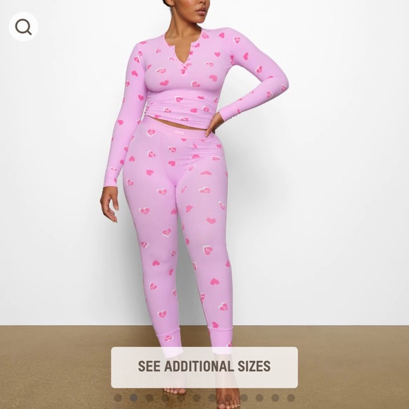 Skims Soft Lounge Henley Top Petal Print - Picture 2 of 7